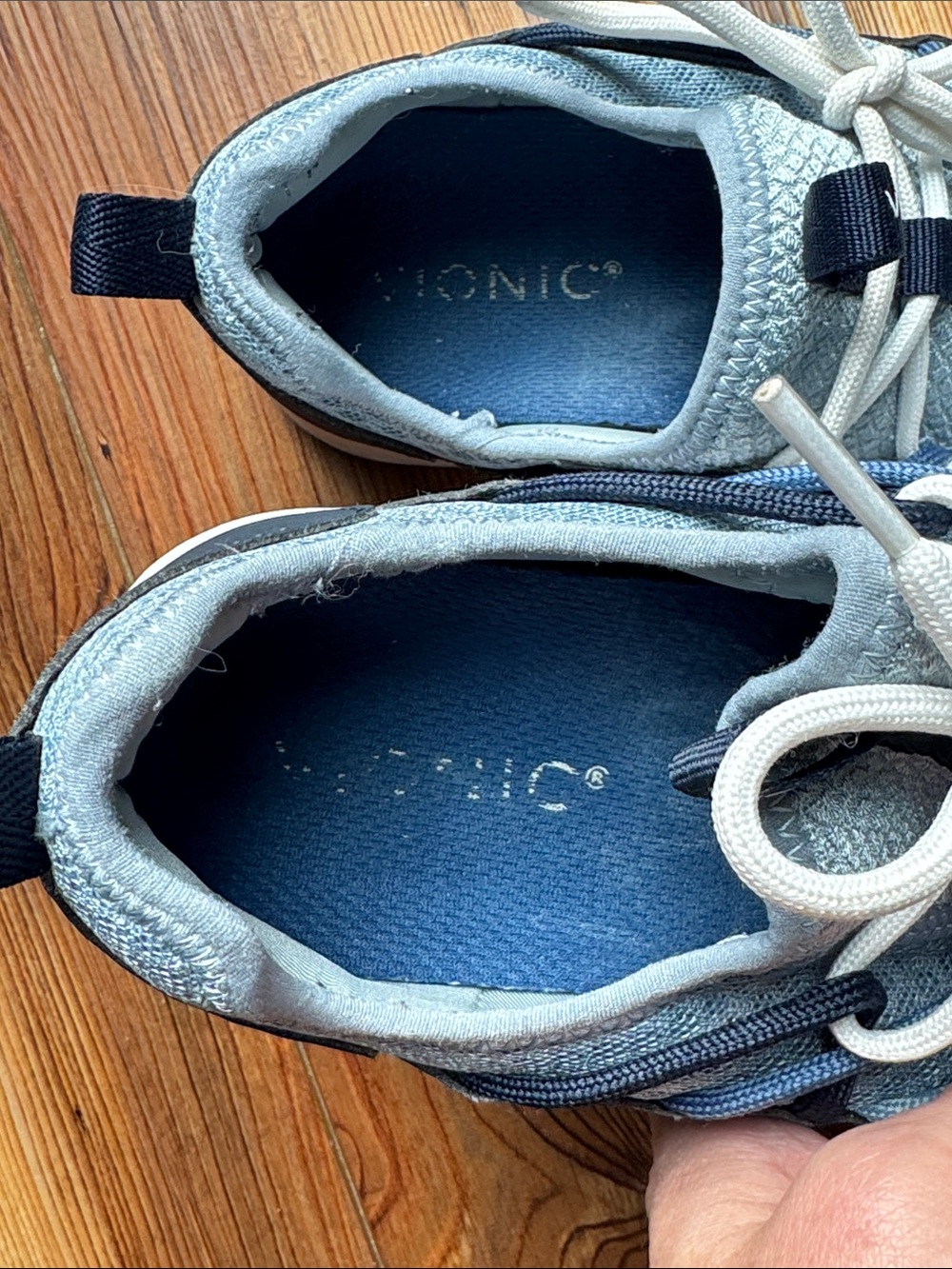 Vionic women’s size 7 - Picture 9 of 10